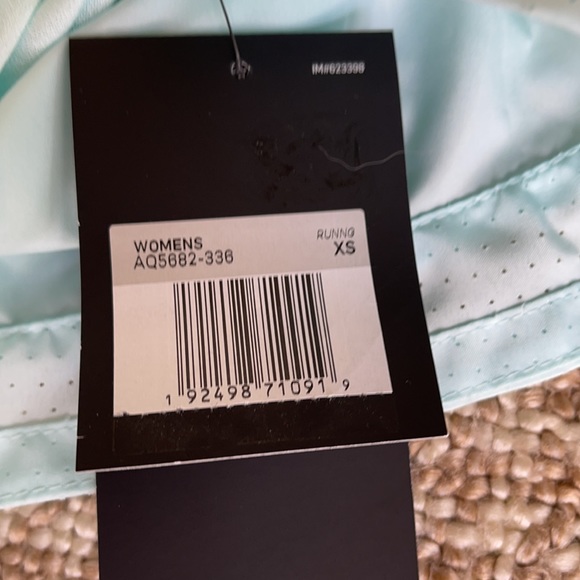 NIKE WOMENS RUNNING SHORTS - Picture 8 of 11